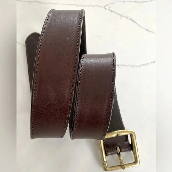 Rare COACH Pigskin Textured Skinny Leather Belt Solid Brass  Coach Leather Belt Made in Italy. Size 29 Excellent Condition Brown/Solid Brass.